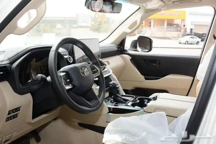 تويوتا لاندكرورز 2025 GXR L3 بنزين وديزل بالنقد والتقسيط 5
