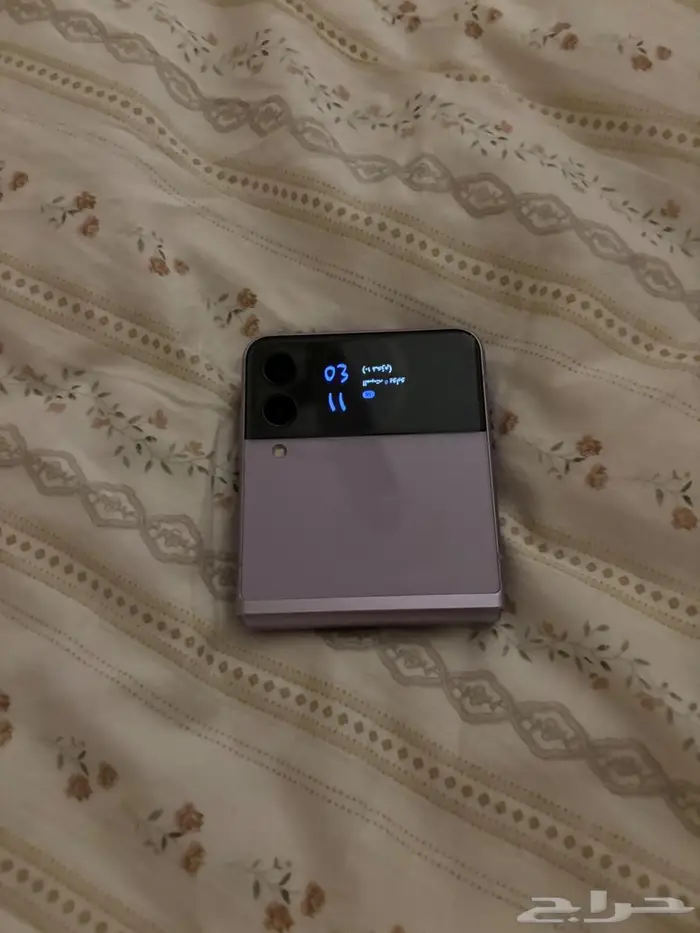 Galaxy ZGlip3 4