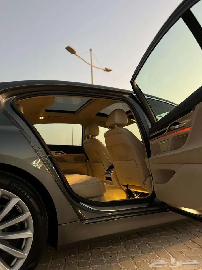 للبيع BMW 2017 مصينة صيانة شاملة ثاني مالك 15