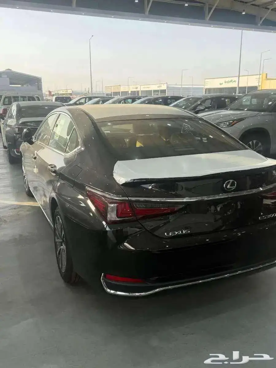 لكزس ES 300 AH هايبرد 2025 سعودى اسود 2
