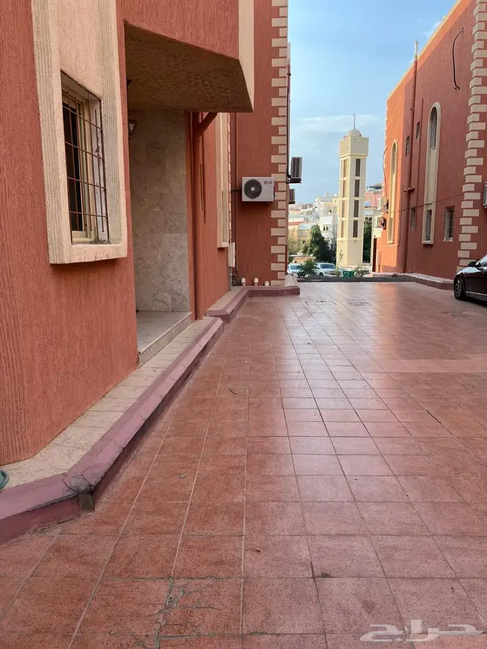 فيلا في موقع مميز للايجار ( السنوي ) 20