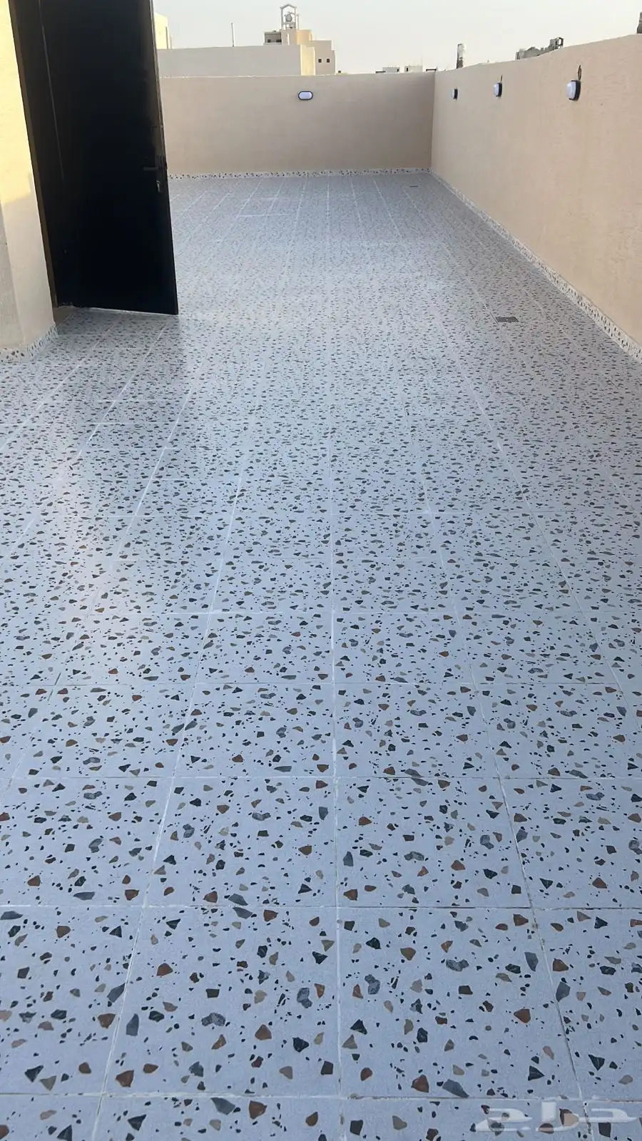 للبيع دور مساحته 300 19