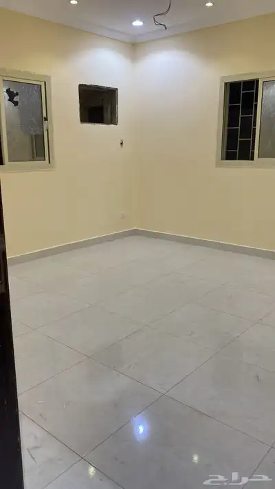 شقه للايجار 4 غرف و غرفتين حي الصواري ابحر 7