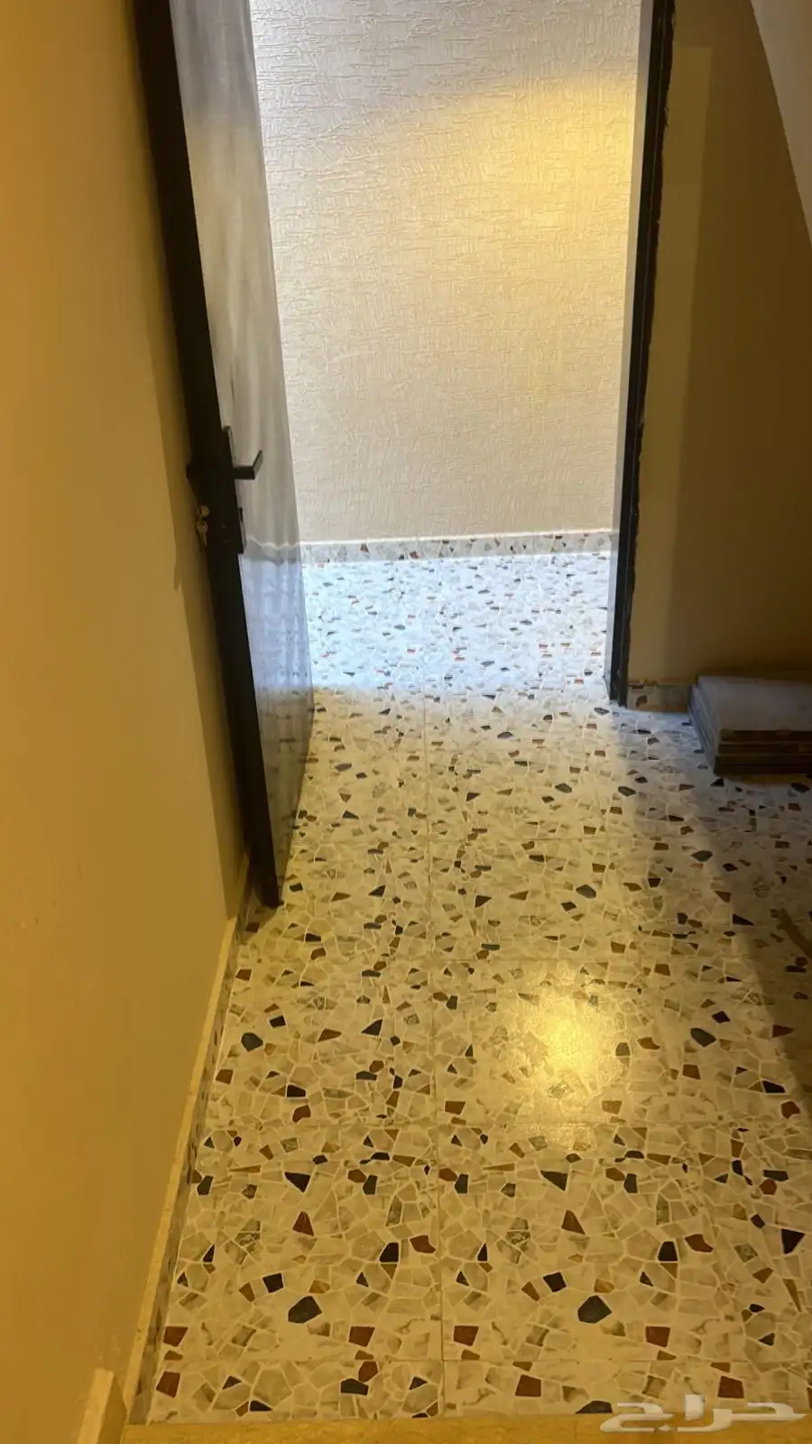 للبيع دور مساحته 300 20