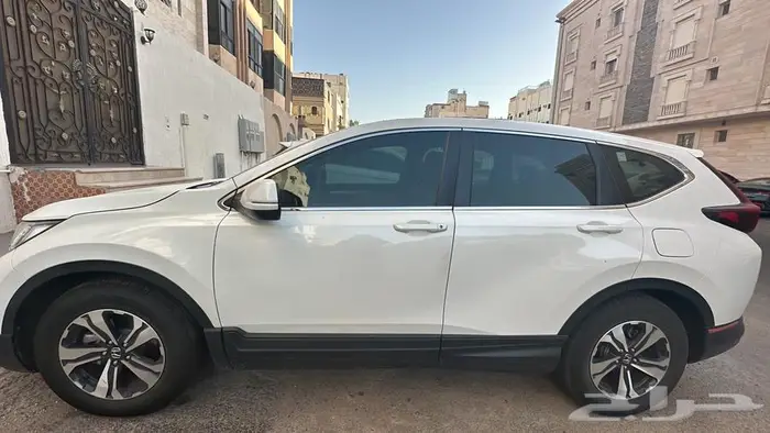 هوندا سي ار في 2022 3