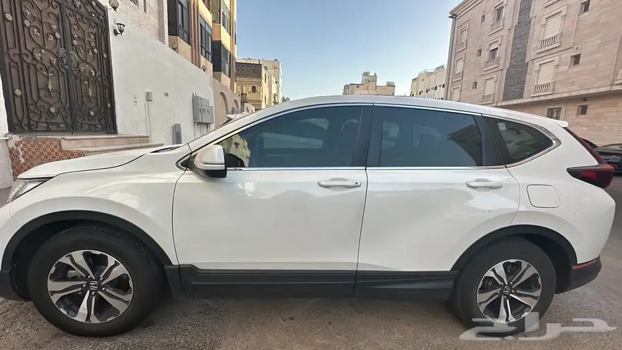 هوندا سي ار في 2022 3