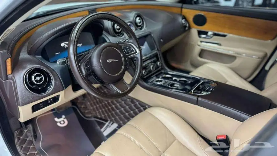 2013 جاكور XJ 12