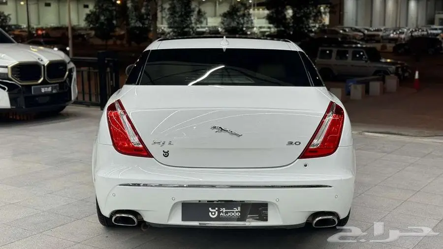 2013 جاكور XJ 4