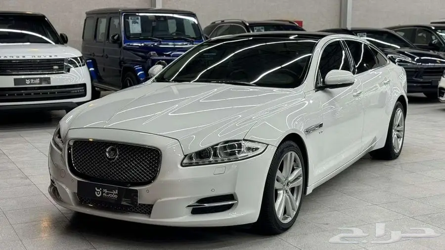 2013 جاكور XJ 3