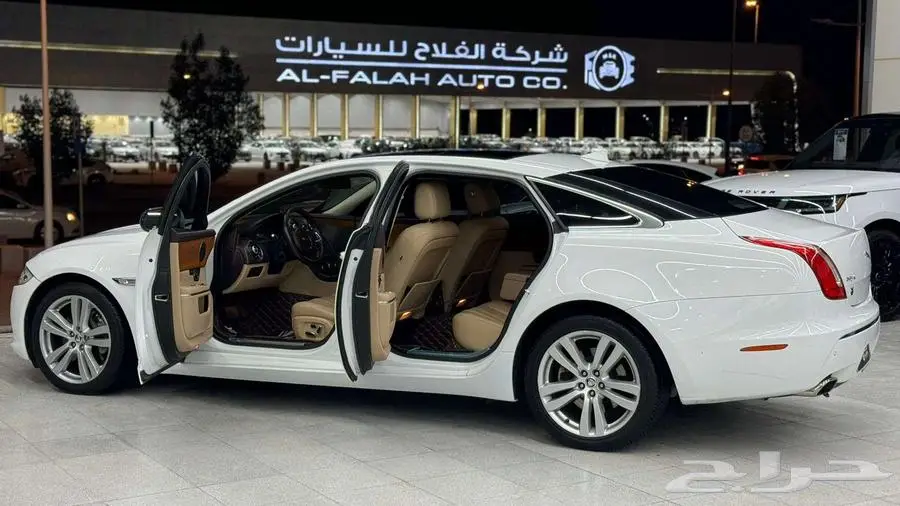 2013 جاكور XJ 7