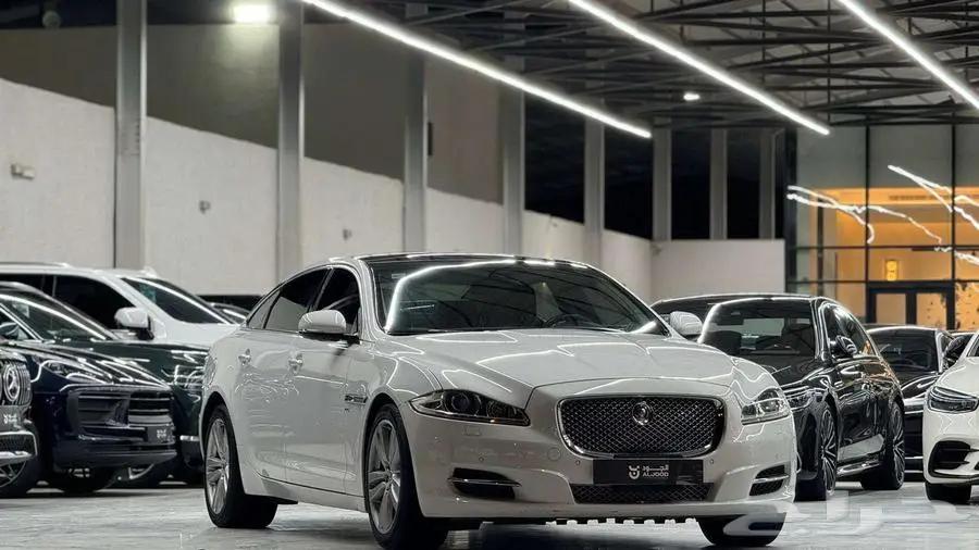 2013 جاكور XJ 0