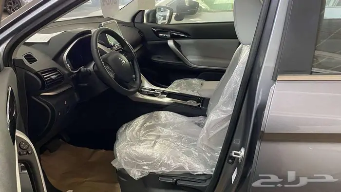 عرض خاااص ميتسوبيشي اكليبس كروس نص فل موديل 2025 3
