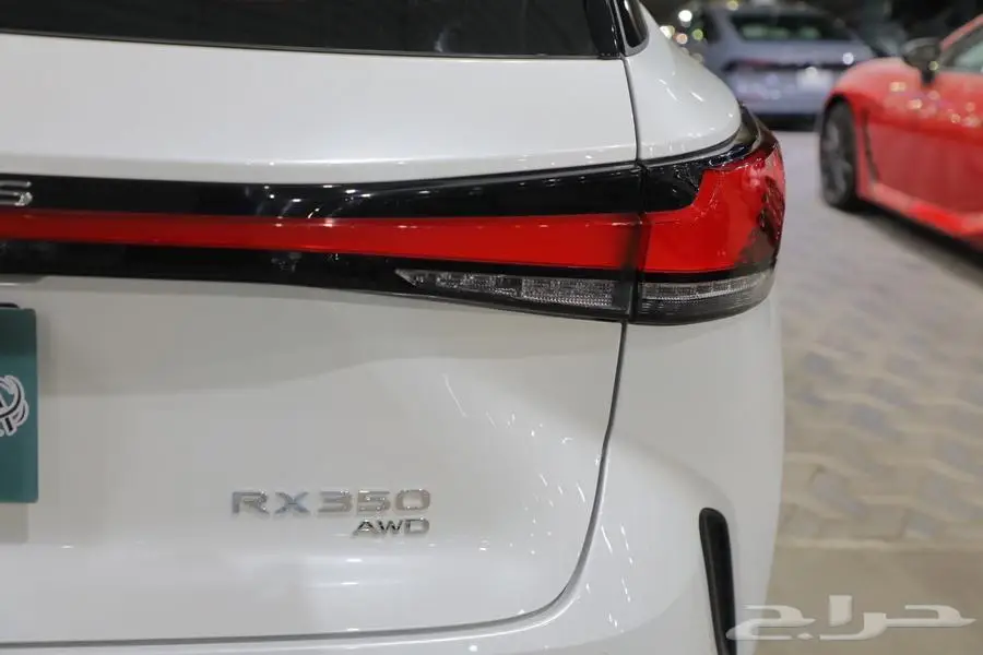 ليكزس RX 350 AA فتحة سقف جلد اربعة سلندر موديل 2024 6