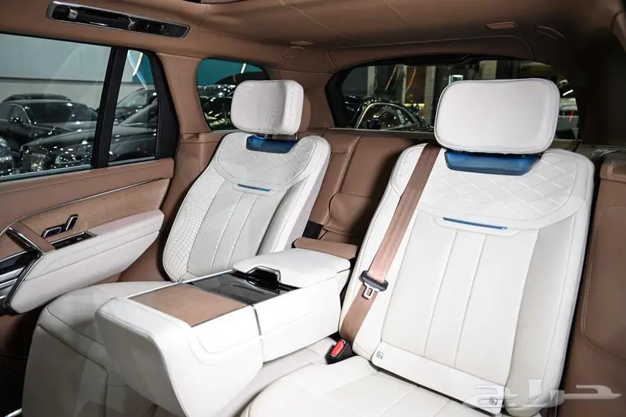 شركة البريمي لسيارات رانج روفر SV 11