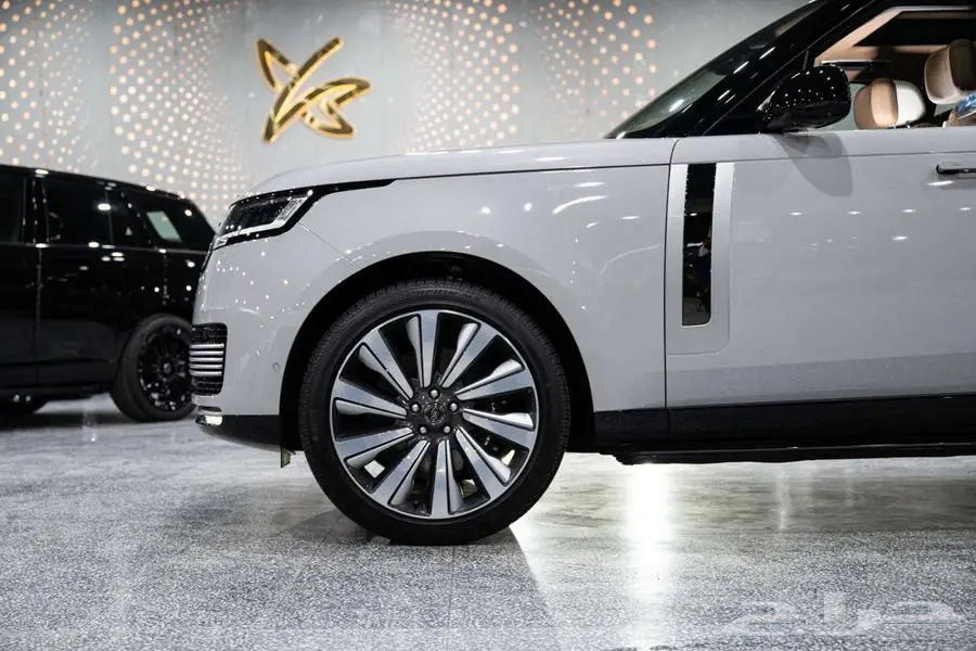 شركة البريمي لسيارات رانج روفر SV 2