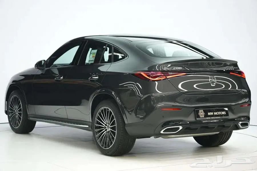 مرسيدس GLC 200 Coupe موديل 2025 أصفار خليجي رمادي غامق أحمر 3