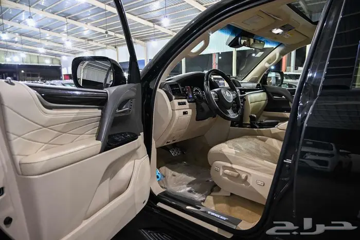لكزس LX570 2020 بلاك اديشين 13
