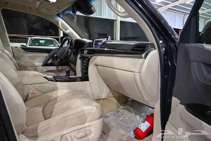 لكزس LX570 2020 بلاك اديشين 11