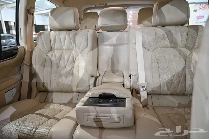 لكزس LX570 2020 بلاك اديشين 10