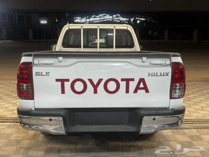 هايلوكس غماره بنزين 2025 4