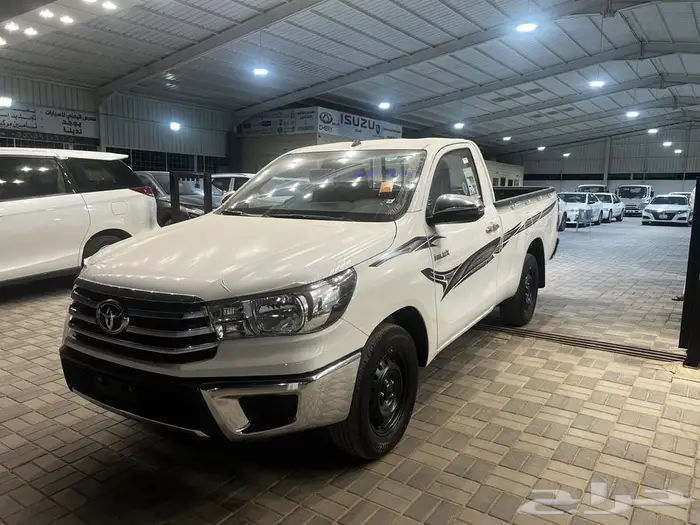 هايلوكس غماره بنزين 2025 1