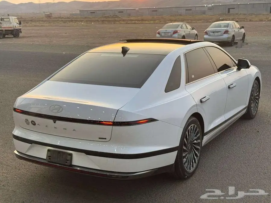 هيونداي ازيرا كاليجرافي 2025 11