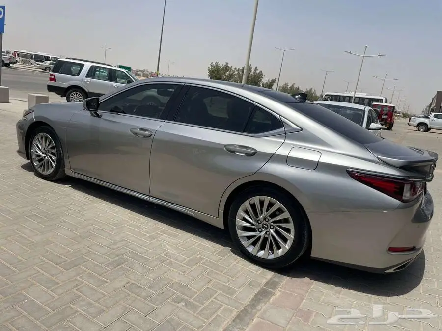 لكزس ES-350 CC-2021 8