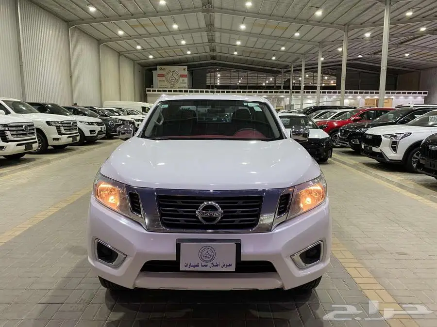 نيسان نافارا 2016 ابيض ماشيه 65000كم 0