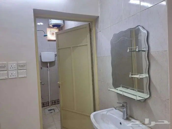 شقه عزاب للايجار 6