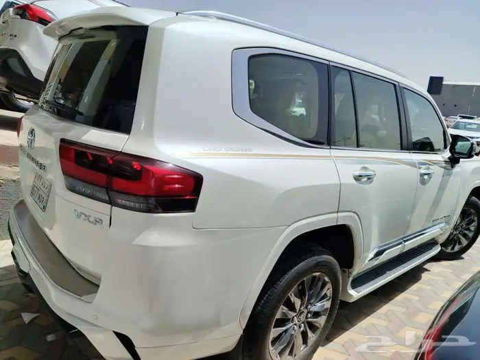 لاند كروز VXR بنزين 2022 مستعمل 3