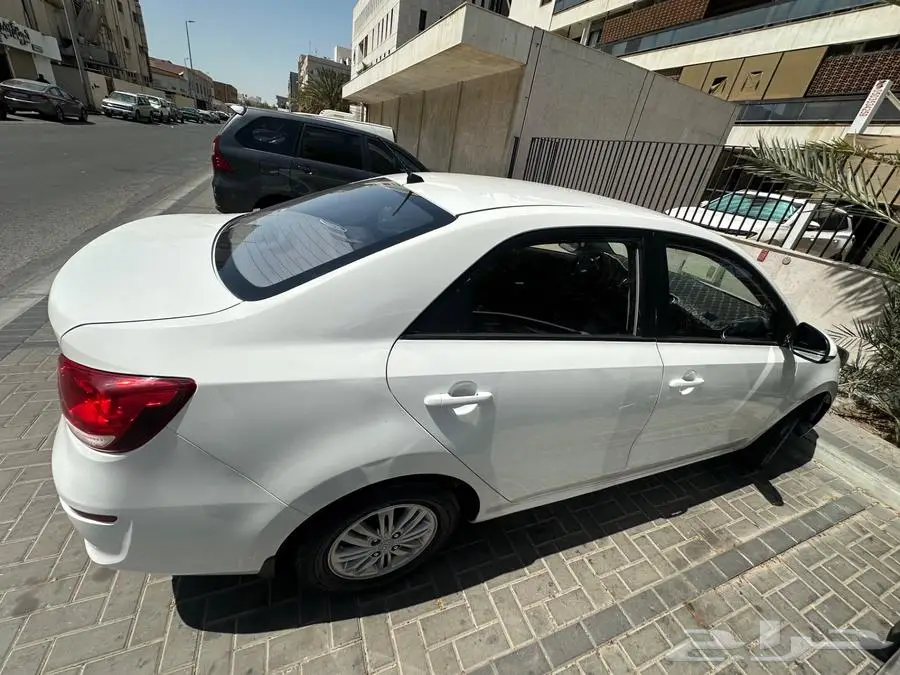 Kia Pegas 2020 3