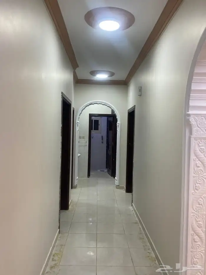 شقة للايجار بشوران مكونه من 5 غرف صاله مطبخ 3 دورة مياه 2