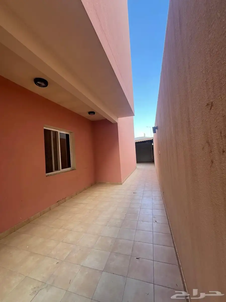 فيلا فاخرة حي النخيل الرياض   المساحة 420 8