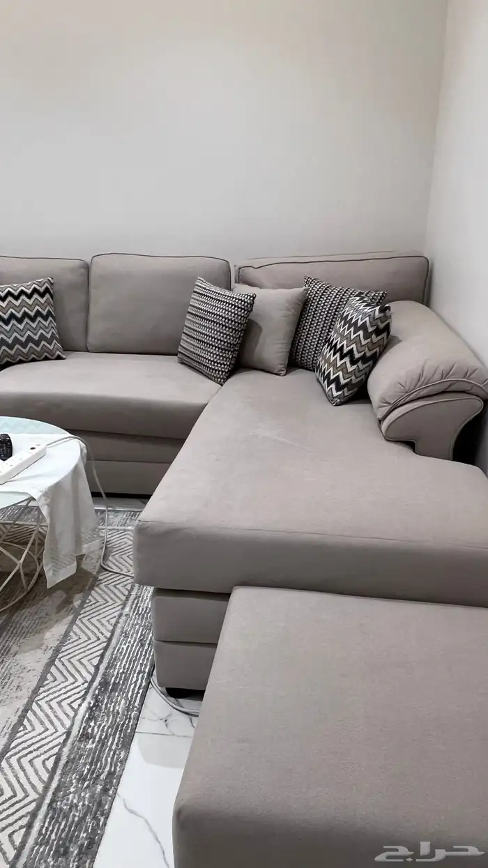 كنب حرف L مع 9 خداديات وطاولتين 2