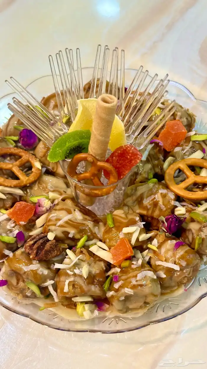 تمر الترف محشي من اجود التمور 0