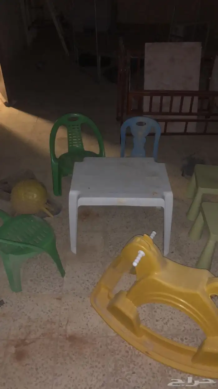 العاب اطفال طاوله وكراسي ونطيطه حجم وسط 1