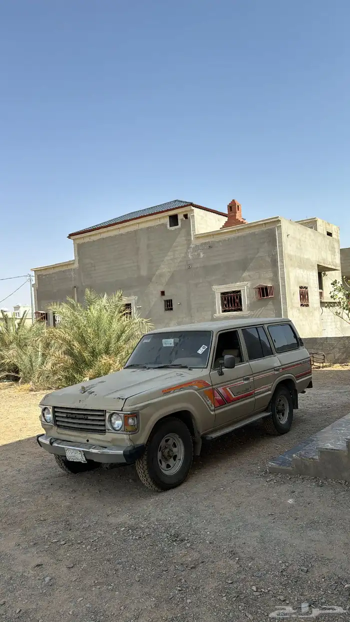 صالون لاندكروزر 85 1