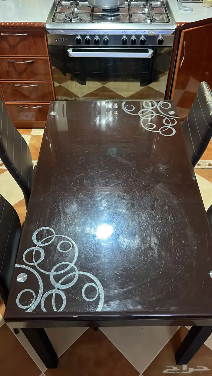 طاولة طعام 1