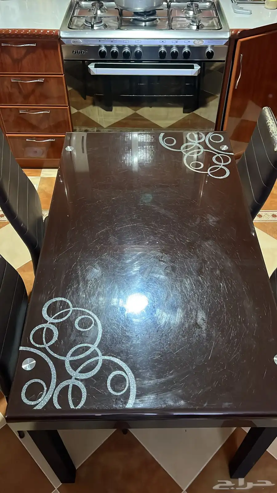 طاولة طعام 1