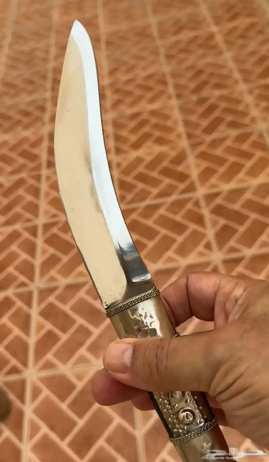 اعرض لكم سكين درجه اولي نوعه مبين عليه الحد موس ماشاءالله 0