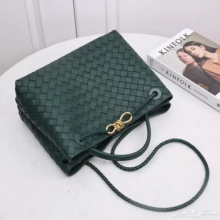 شنطة (حقيبة ) BOTTEGA بوتيقا مع كامل الملحقات 2