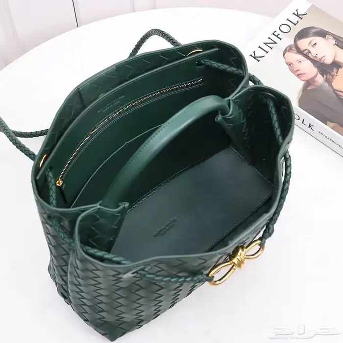 شنطة (حقيبة ) BOTTEGA بوتيقا مع كامل الملحقات 4