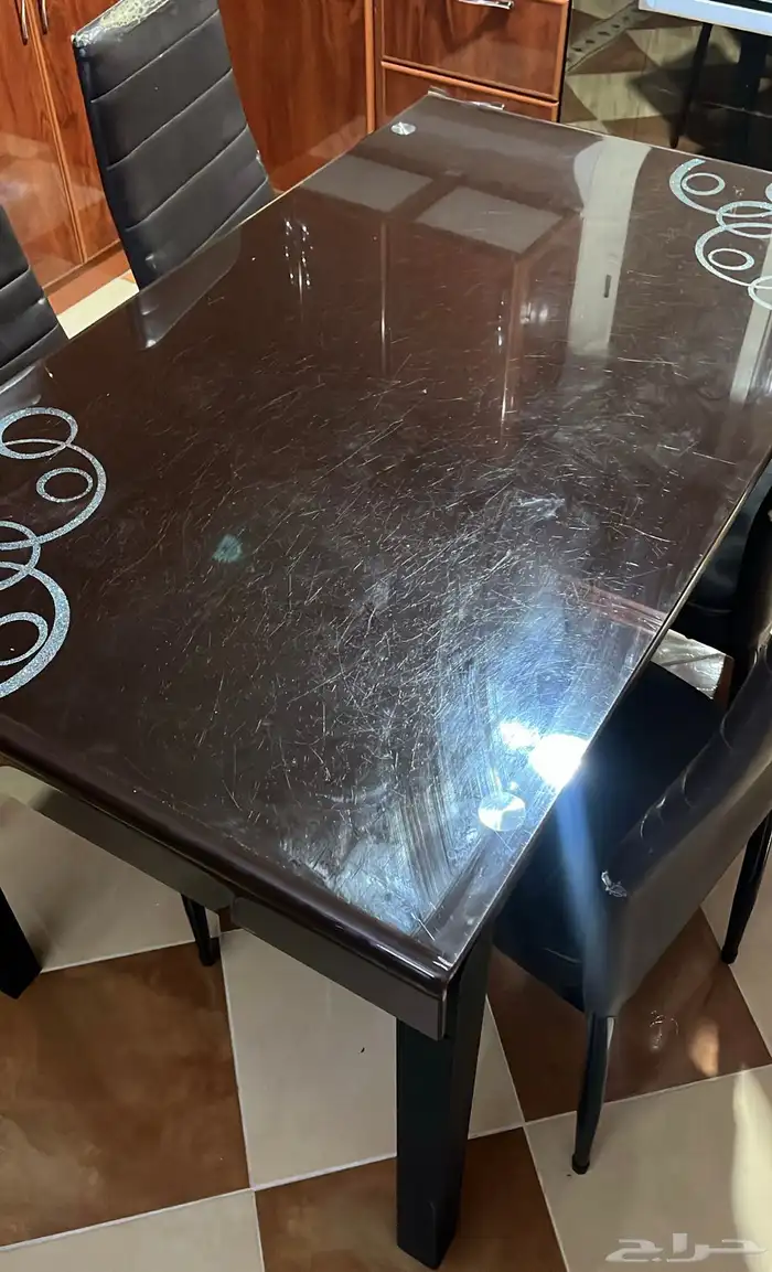 طاولة طعام 2