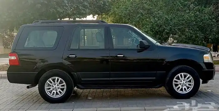فورد اكسبيديشن 2012 XLT على الشرط 6