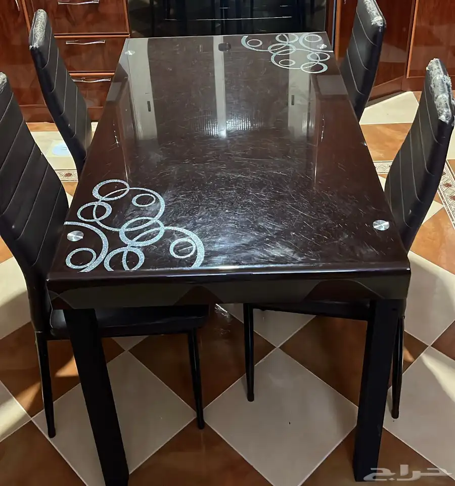 طاولة طعام 0