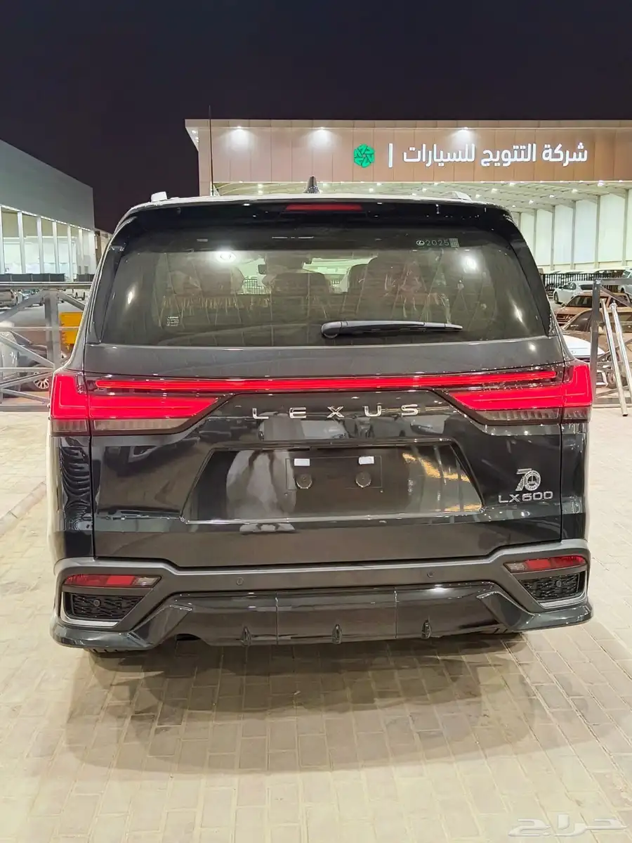 لكزاز اسود اف سبورت 2025 3