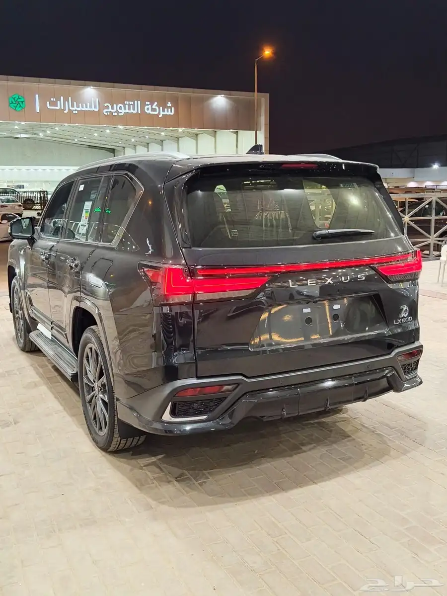 لكزاز اسود اف سبورت 2025 4