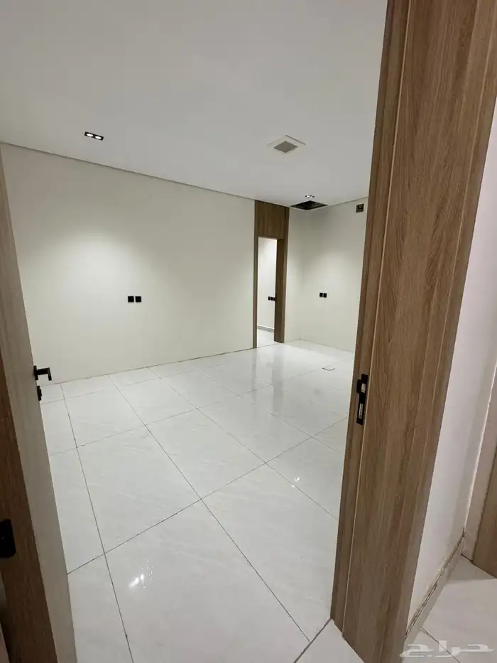 للبيع دور ارضي ودور اول وشقة نمار 3020 4