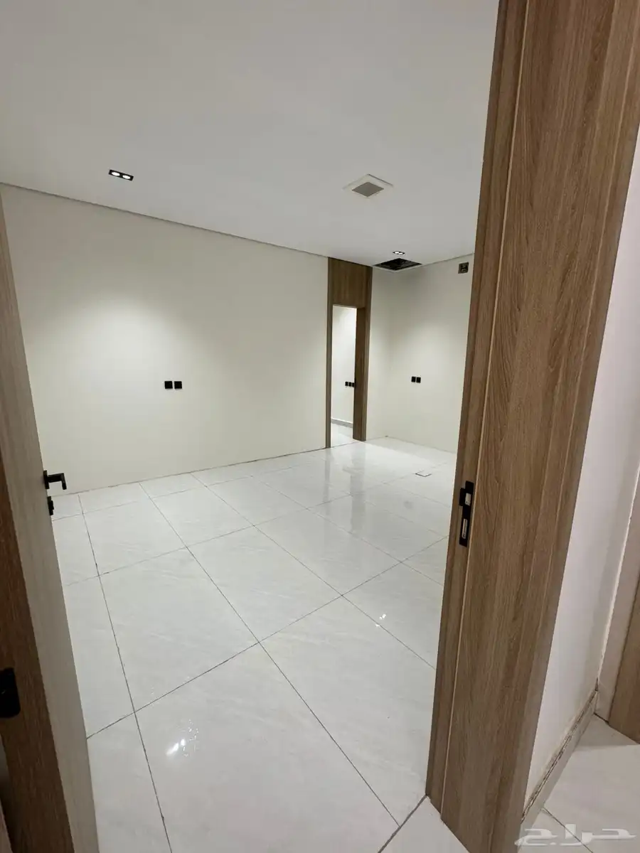 للبيع دور ارضي ودور اول وشقة نمار 3020 4