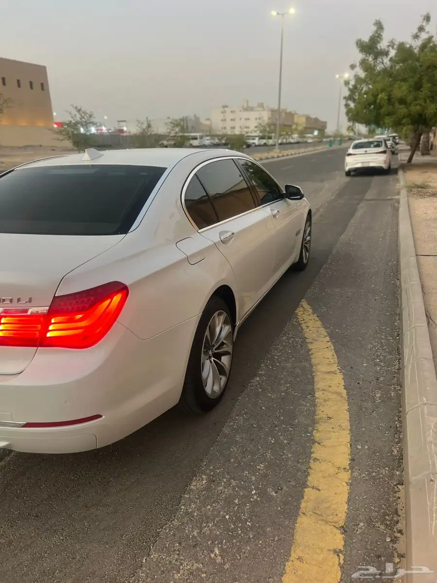 BMW 730li موديل 2015 6